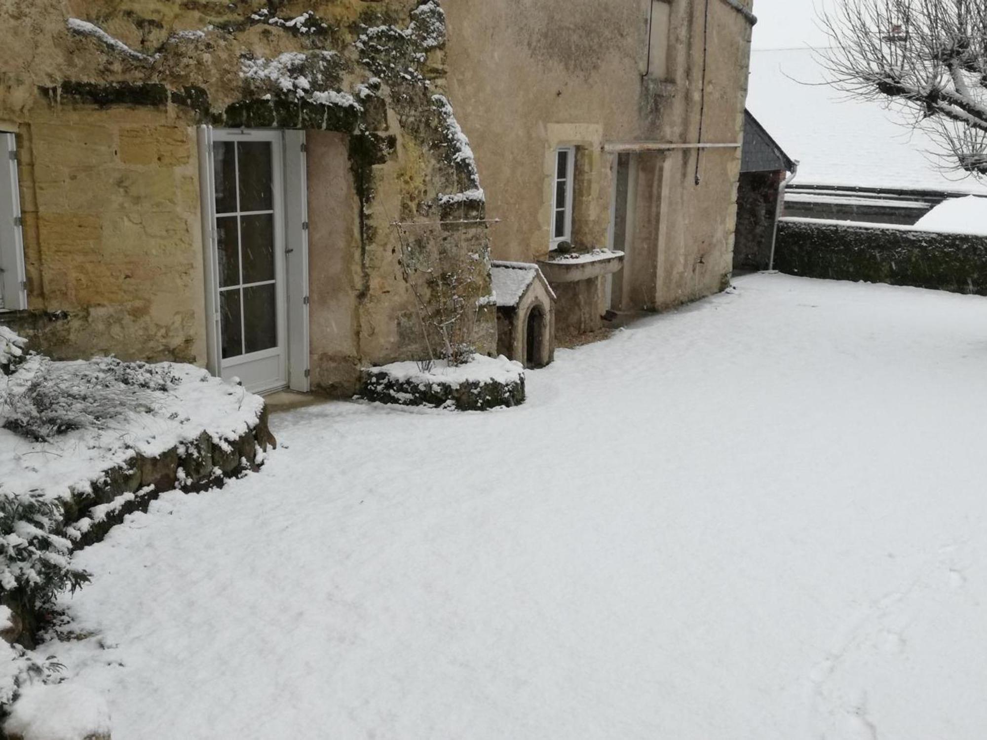 Maison Troglodyte Elegante Avec Spa, Salle De Jeux Et Jardin Clos A Vouvray - Fr-1-381-87 Dış mekan fotoğraf