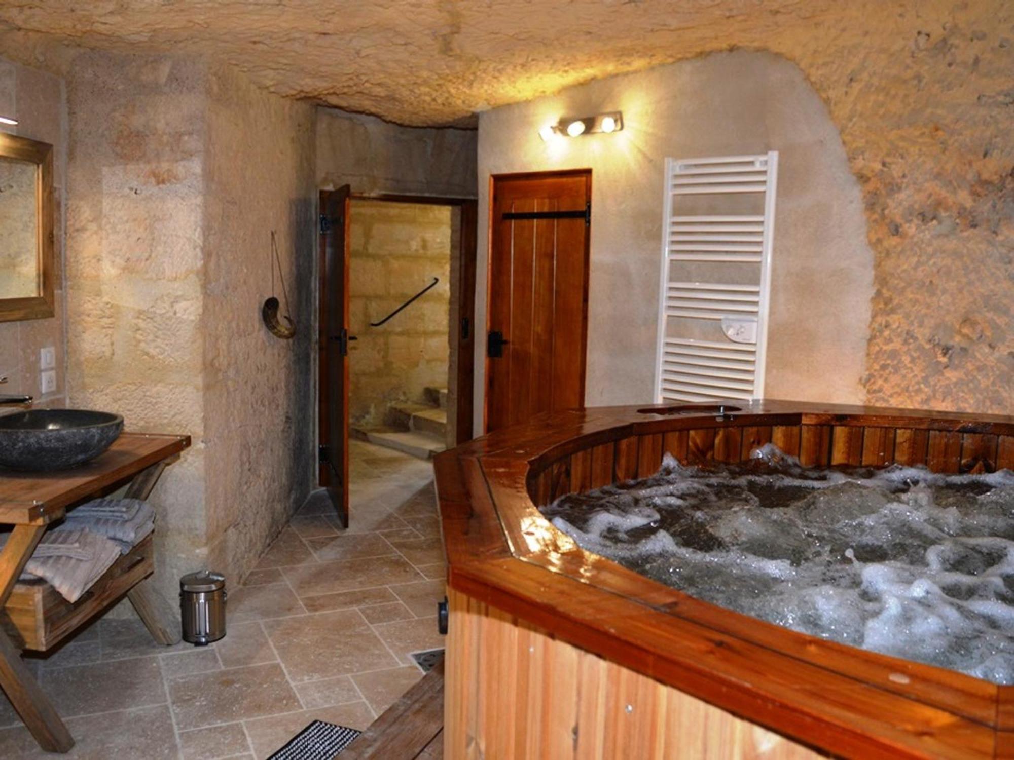 Maison Troglodyte Elegante Avec Spa, Salle De Jeux Et Jardin Clos A Vouvray - Fr-1-381-87 Dış mekan fotoğraf